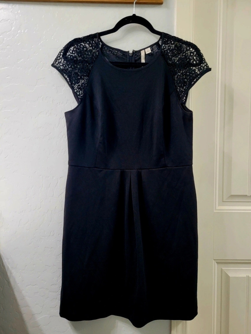 Lauren Conrad Womens Black Dress with Lace Cap Sleeves Size 14